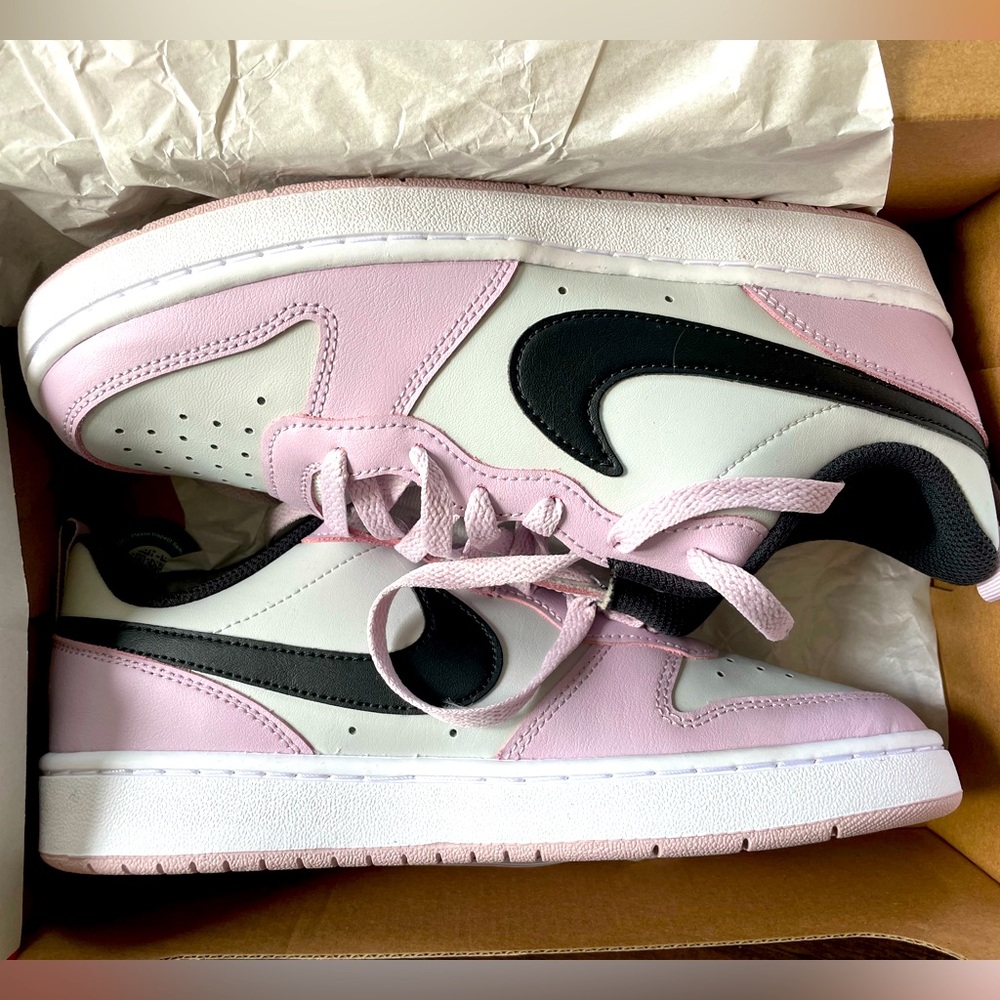 Nike Court Borough Low 2 - SIZE 6.5Y - NWT